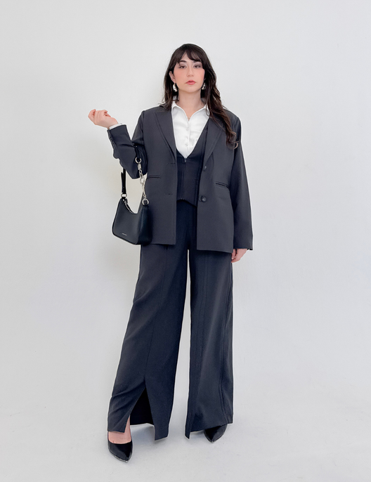 SERPENTINA 【日本製生地】撥水オーバーパートナージャケット【セットアップ可能】 グレー 正面 モデル着用