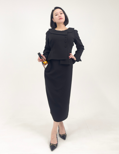 SERPENTINA ロールカラーペプラムセットアップ ブラック 正面 モデル着用
