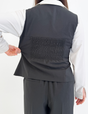 SERPENTINA 【日本製生地】撥水ファスナーベスト【セットアップ可能】 グレー 背面 モデル着用