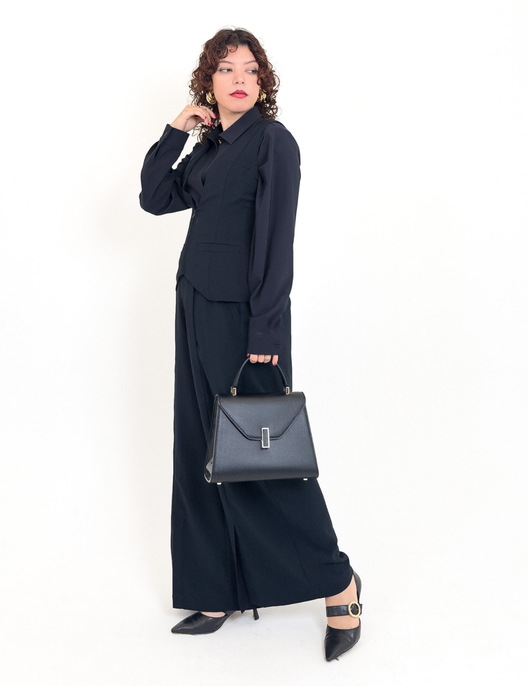 SERPENTINA 【日本製生地】撥水ファスナーベスト【セットアップ可能】 ネイビー 斜め モデル着用